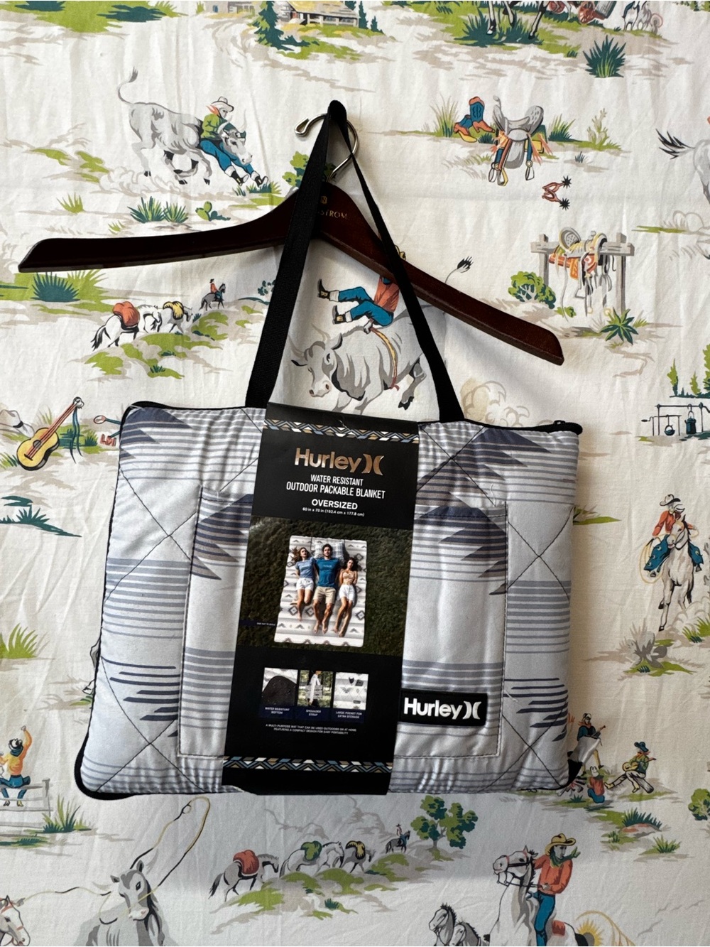 Hurley Gray Water-Resistant Outdoor Packable Blanket - Gray